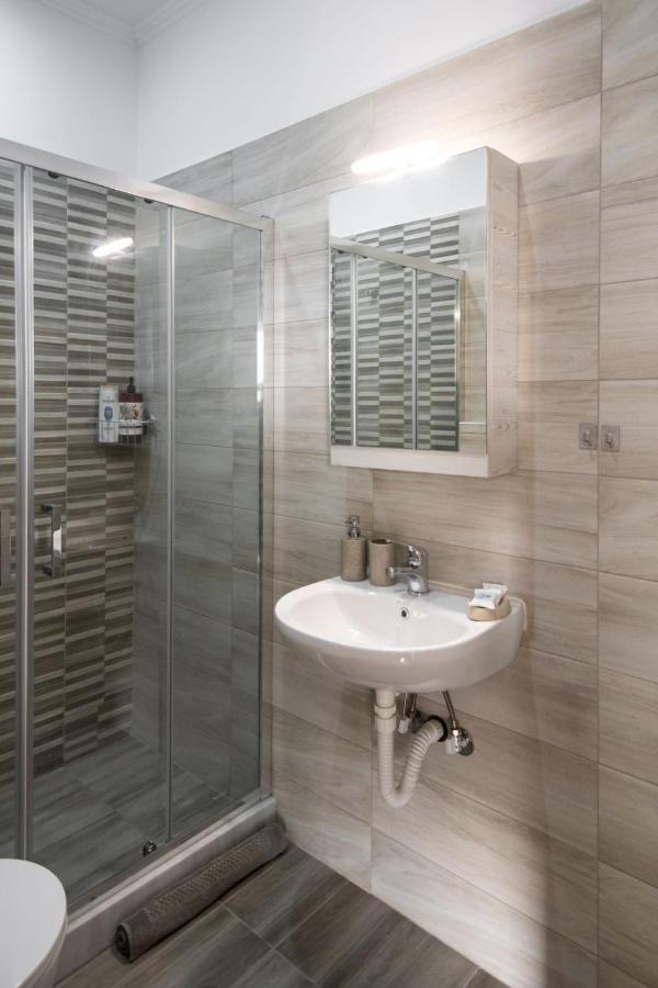 Fotini Apartments เปรเวซา ภายนอก รูปภาพ